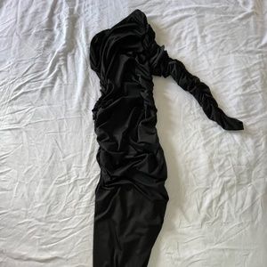 Black one sleeve bodycon dress